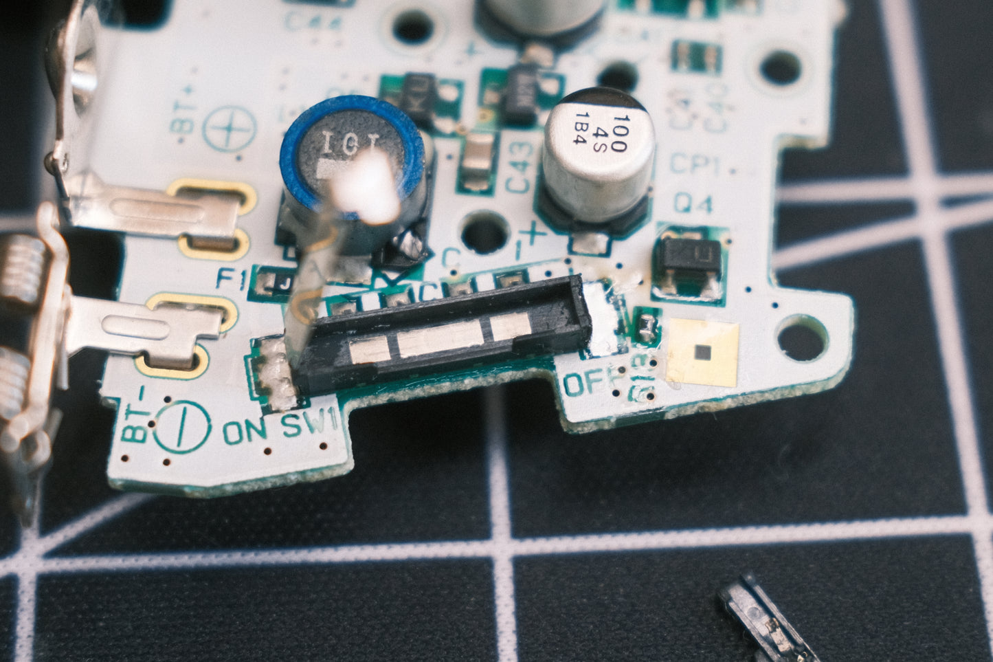 OEM Original Silver GBA Recapped, IPS V5 Screen
