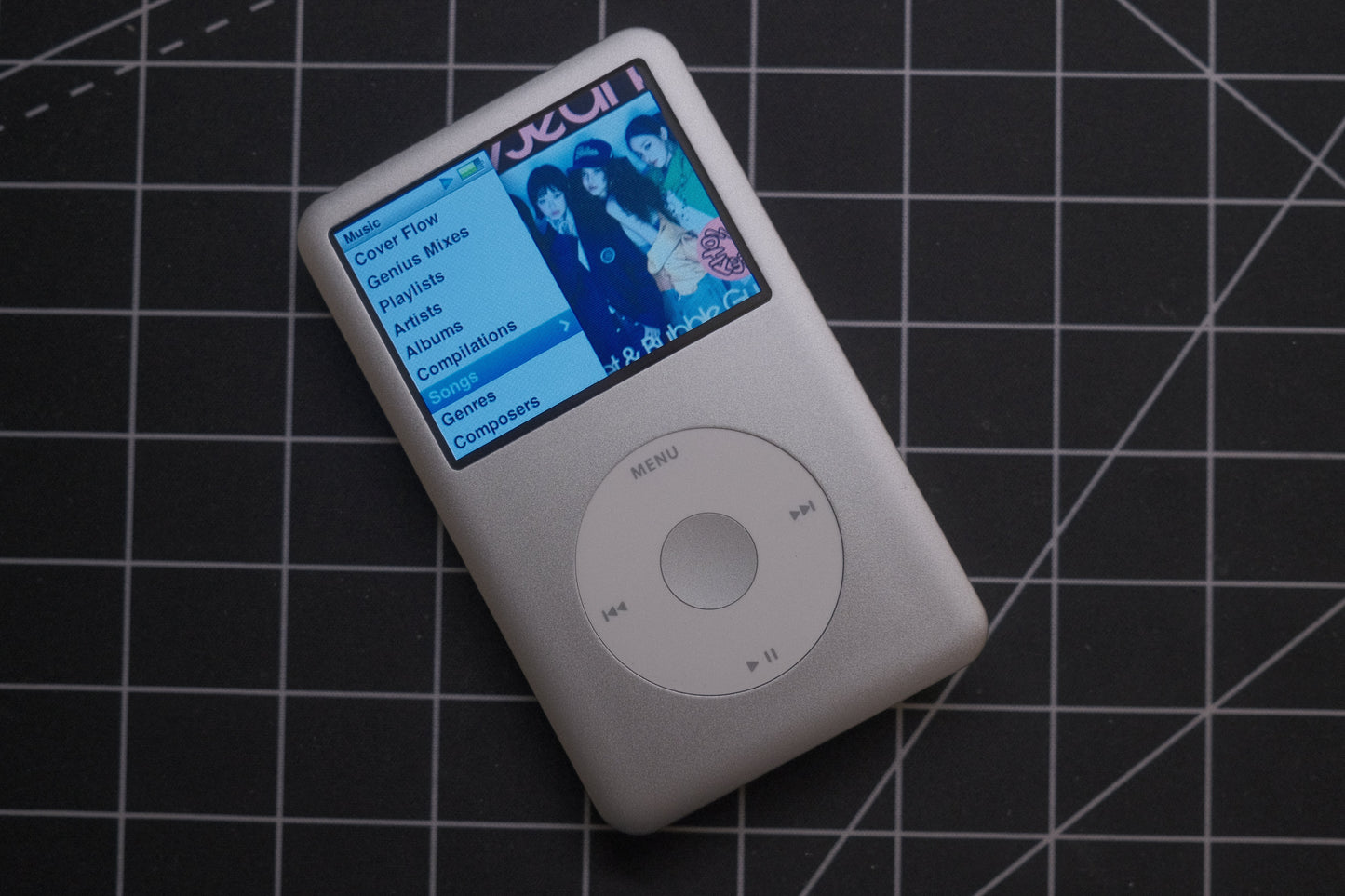 Refurbished Silver iPod Classic 7th Gen 1TB memory, 3000mAh battery, Thin plate