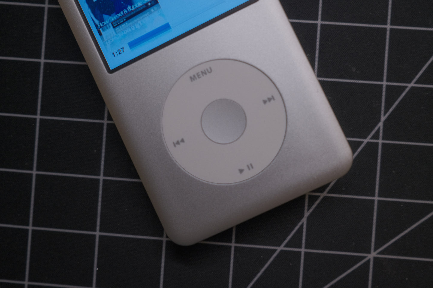 Refurbished Silver iPod Classic 7th Gen 1TB memory, 3000mAh battery, Thin plate